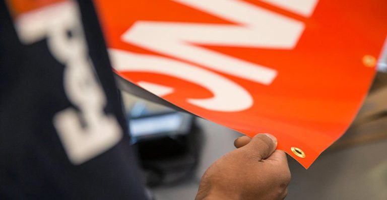 Tela - detalhe de Ilhós